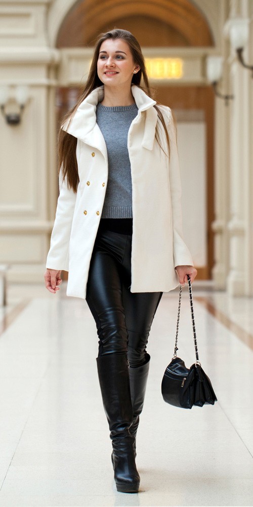 Outfit mit Mantel und Tasche